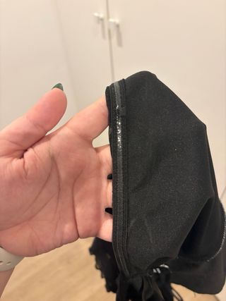 Top strapless negro con volantes