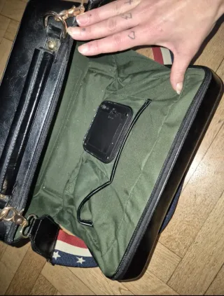 Borsa a tracolla a forma di radio vintage