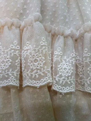 Falda Zara Beige y Blanca con Encaje