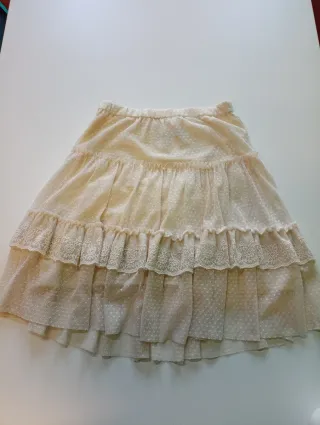 Falda Zara Beige y Blanca con Encaje