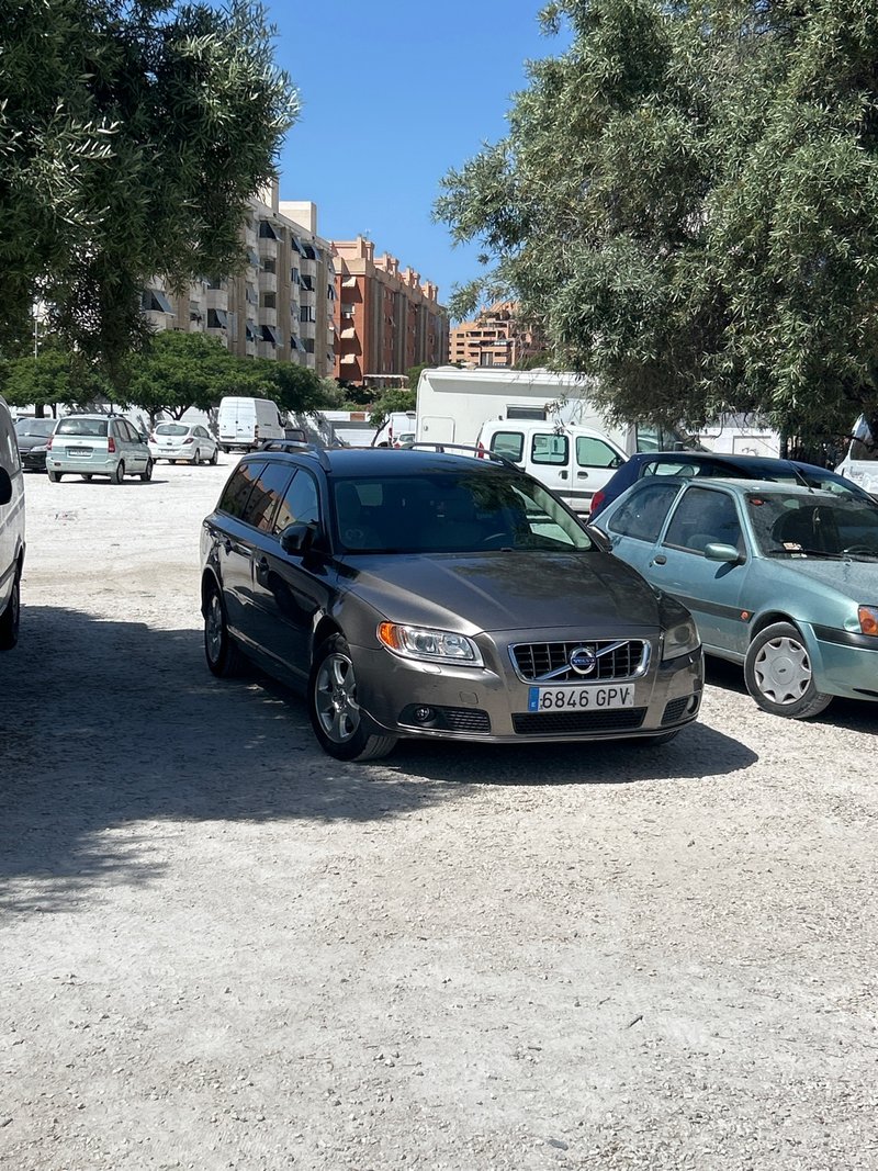 Volvo V70 2009 - foto 1