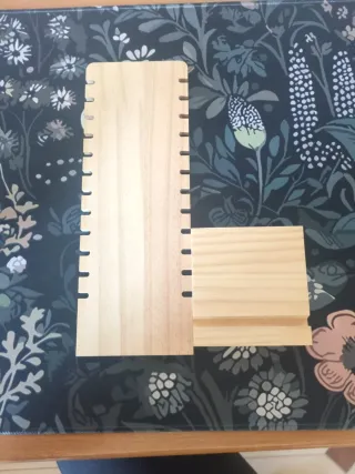 Expositor de collares de madera