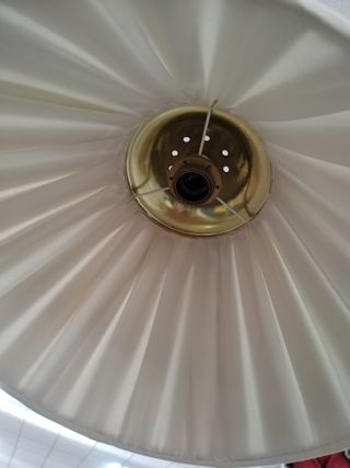 LÁMPARA DE PIE CON PANTALLA DE TELA PLISADA