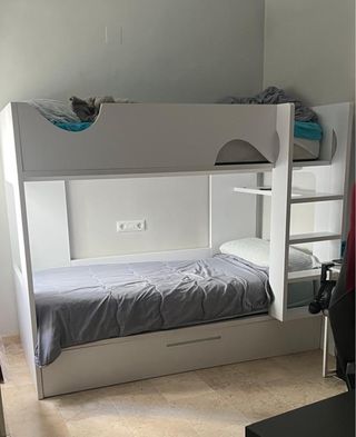 Litera blanca de madera con cajón