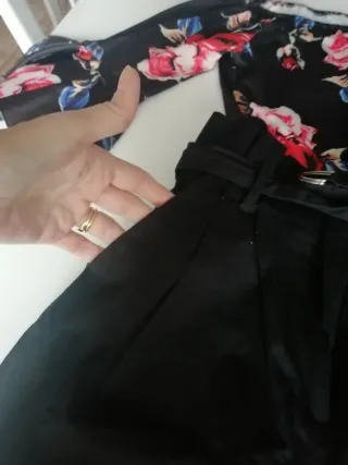 Conjunto Blusa Hombros Descubiertos y Pantalón Neg