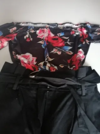 Conjunto Blusa Hombros Descubiertos y Pantalón Neg