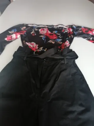 Conjunto Blusa Hombros Descubiertos y Pantalón Neg