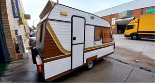 Caravana PYC, clásica. Con documentación.