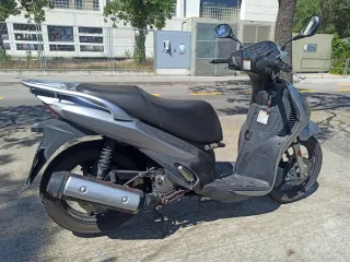 Suzuki Sixteen Scooter
