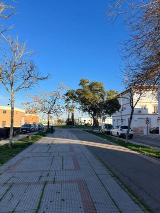 Local comercial en venta en Palacios y Villafranca (Los)