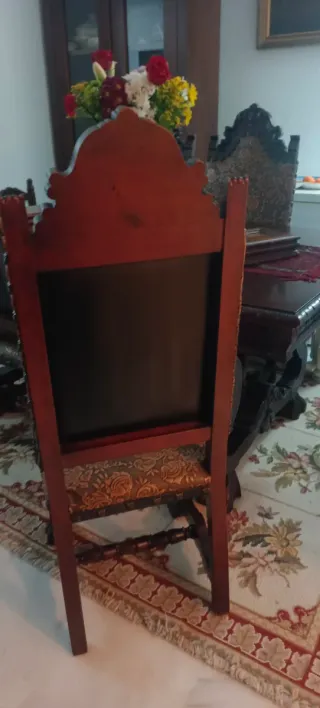 Mesa comedor madera maciza y 4 sillas cuero/ piel