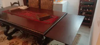 Mesa comedor madera maciza y 4 sillas cuero/ piel