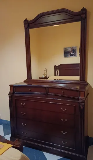 Dormitorio clásico madera maciza