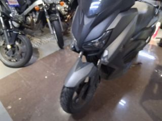 YAMAHA X-MAX 250