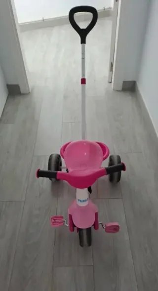 Triciclo rosa para bebés