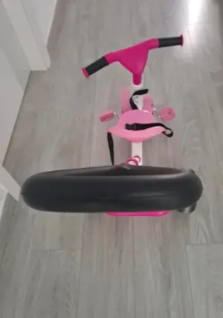 Triciclo rosa para bebés