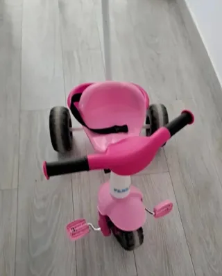 Triciclo rosa para bebés