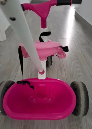 Triciclo rosa para bebés