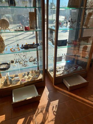 Vitrina expositora madera y cristal