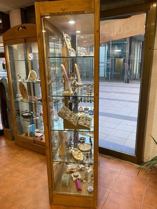 Vitrina expositora madera y cristal