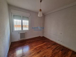 Piso en alquiler en La Chantría - La Lastra en León