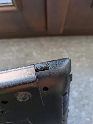 Samsung NP300E5X 15.6 Intel i3 4GB RAM 128GB SSD