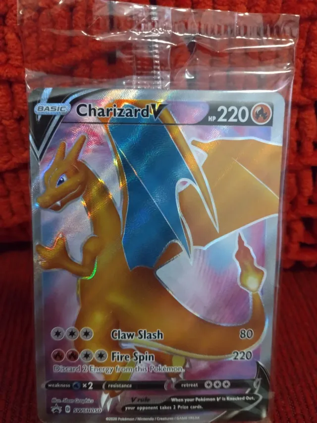 Carta Pokémon Charizard V SWSH050