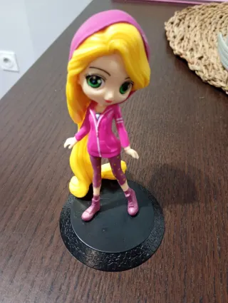 Figura Disney Rapunzel con base
