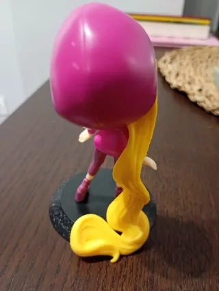 Figura Disney Rapunzel con base
