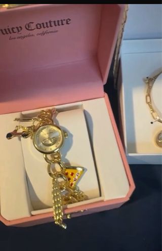 Pulsera Guess Dorada con Dijes