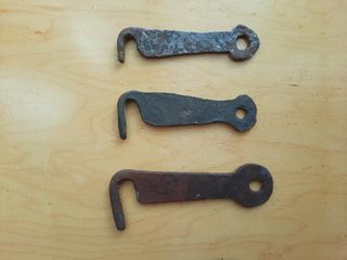3 aldabillas antiguas de hierro forjado 9 y 11 cm