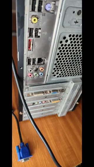 Ordenador barato con Monitor Dell