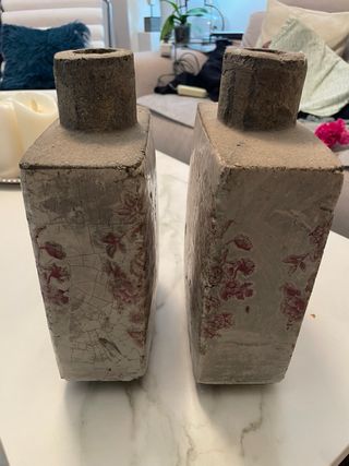 2 Vasi in Cemento con Design Floreale