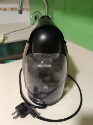 Cafetera Nespresso Krups Beige y Negra