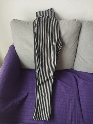 Pantalón térmico de rayas nuevo