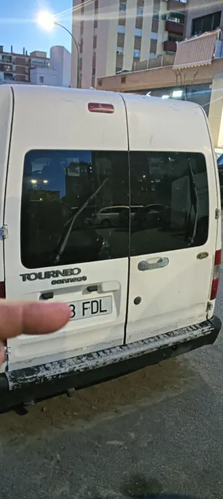 Ford Tourneo Connect   la alta TIENE MUCHO RUIDO