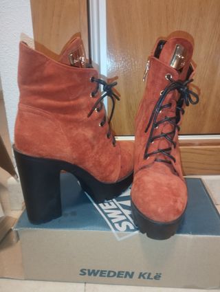 Botines de plataforma con cordones