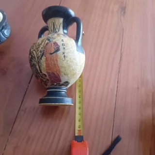 Piccole anfore greche decorative