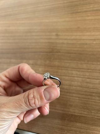 Anillo oro blanco diamantes