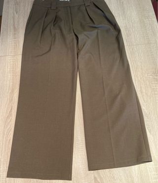 Pantalón ancho verde oliva