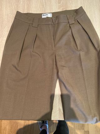 Pantalón ancho verde oliva