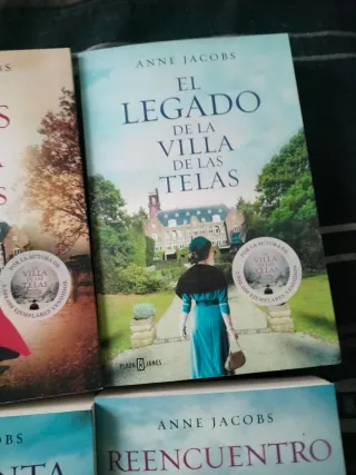 La villa de las telas / The Cloth Villa (Spanis...