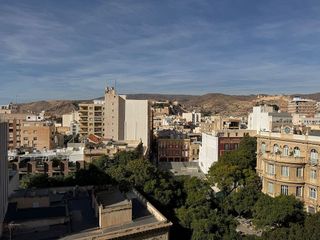 Piso en alquiler en Centro en Almería