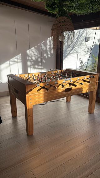 Futbolín de madera