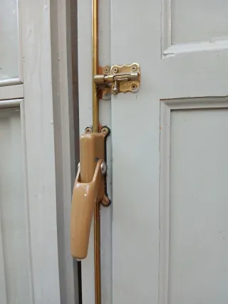 Ventana madera con contraventana