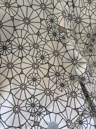 Chubasquero estampado floral talla M