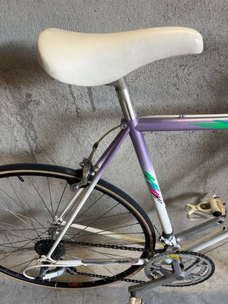 Bicicleta de carretera Peugeot Spin Morada