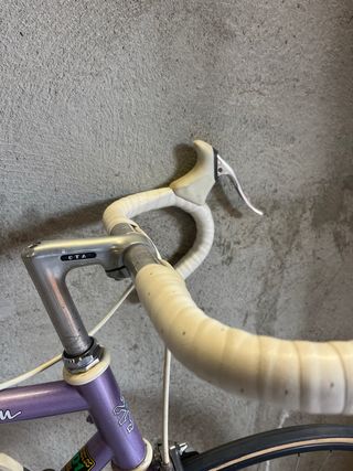 Bicicleta de carretera Peugeot Spin Morada