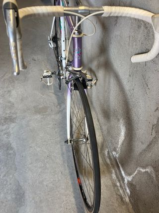 Bicicleta de carretera Peugeot Spin Morada