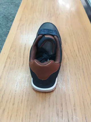 Zapatillas deportivas hombre azul y marrón